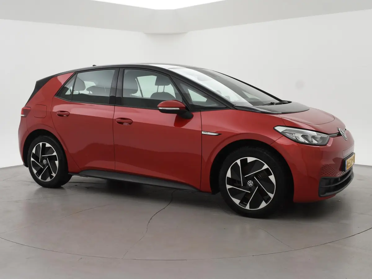 PRO 58 KWH + SFEERVERLICHTING | HEAD-UP | ADAPTIVE CRUISE | 18 INCH | STOELVERW. | CARPLAY