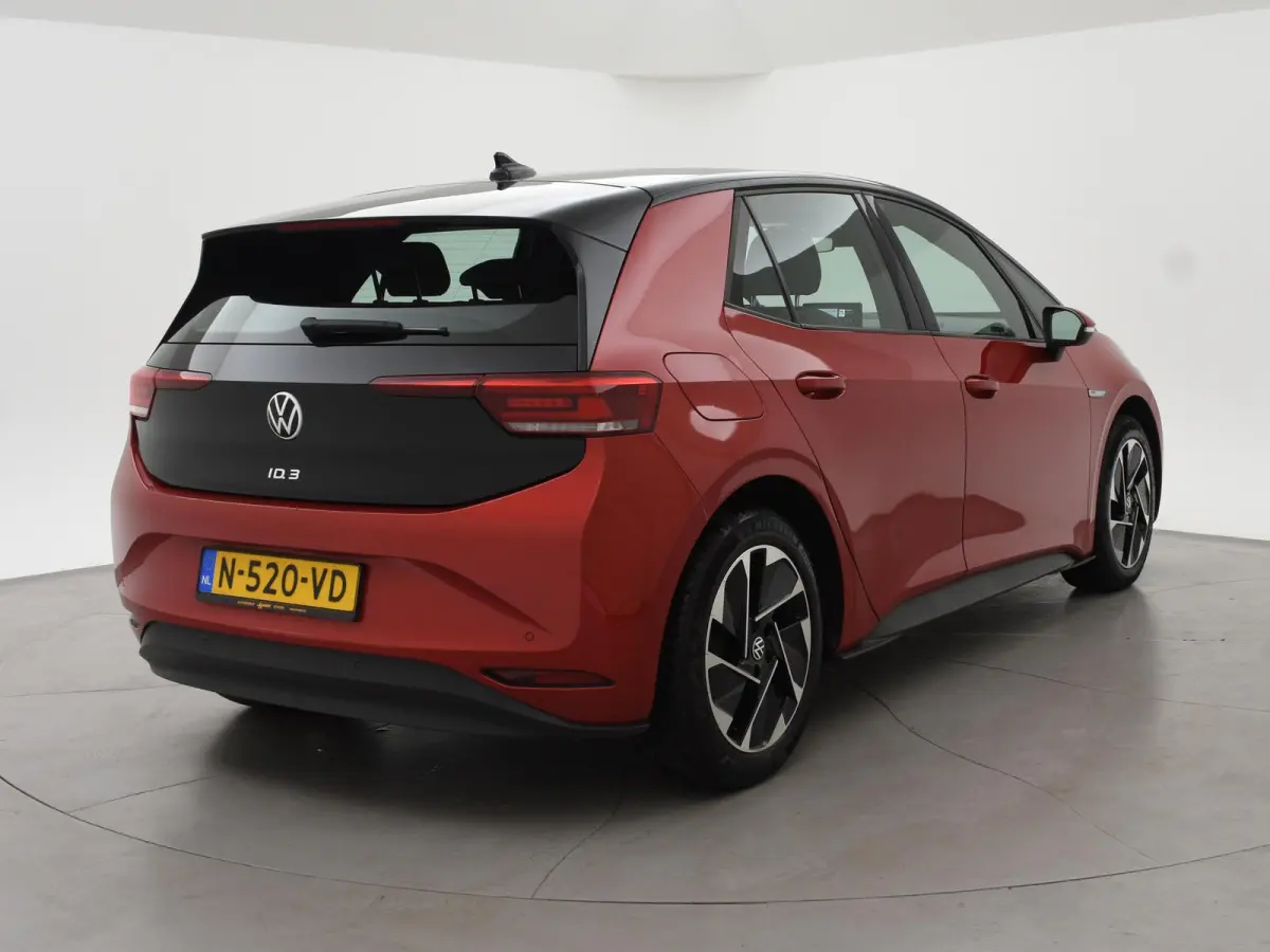 PRO 58 KWH + SFEERVERLICHTING | HEAD-UP | ADAPTIVE CRUISE | 18 INCH | STOELVERW. | CARPLAY