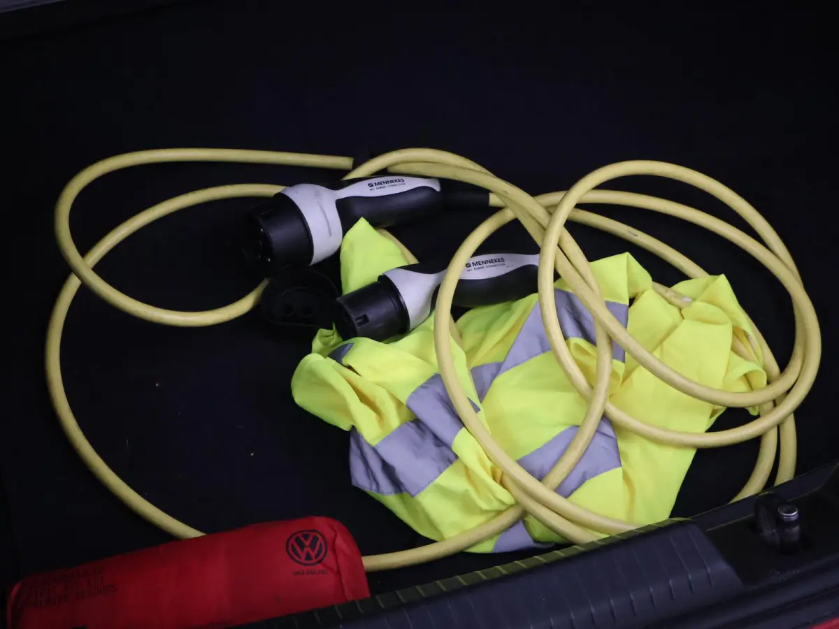 PRO 58 KWH + SFEERVERLICHTING | HEAD-UP | ADAPTIVE CRUISE | 18 INCH | STOELVERW. | CARPLAY