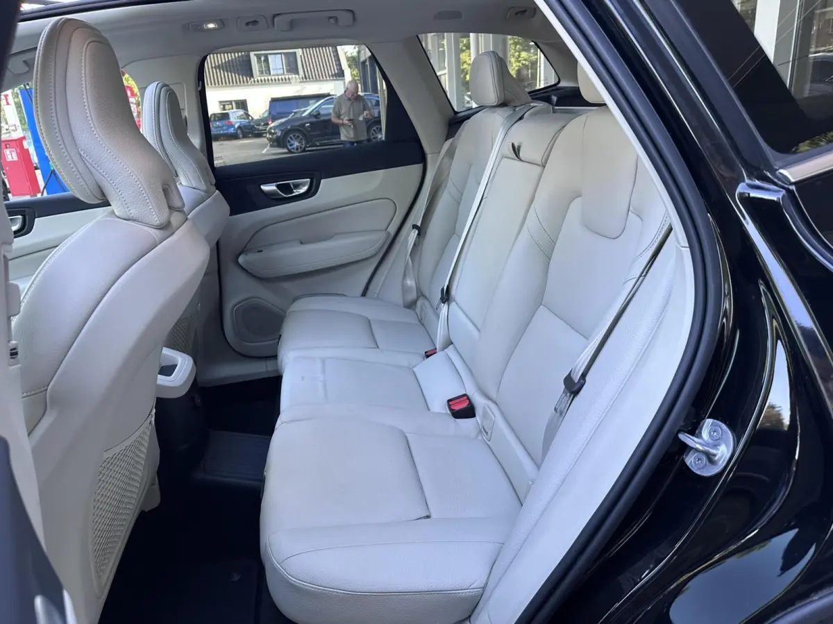2.0 T6 Plug-in hybrid AWD Camera, Carplay, Navi..
