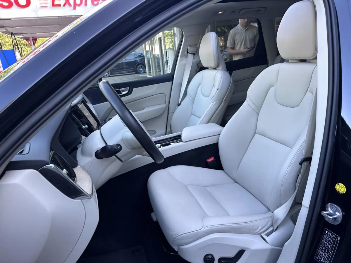 2.0 T6 Plug-in hybrid AWD Camera, Carplay, Navi..
