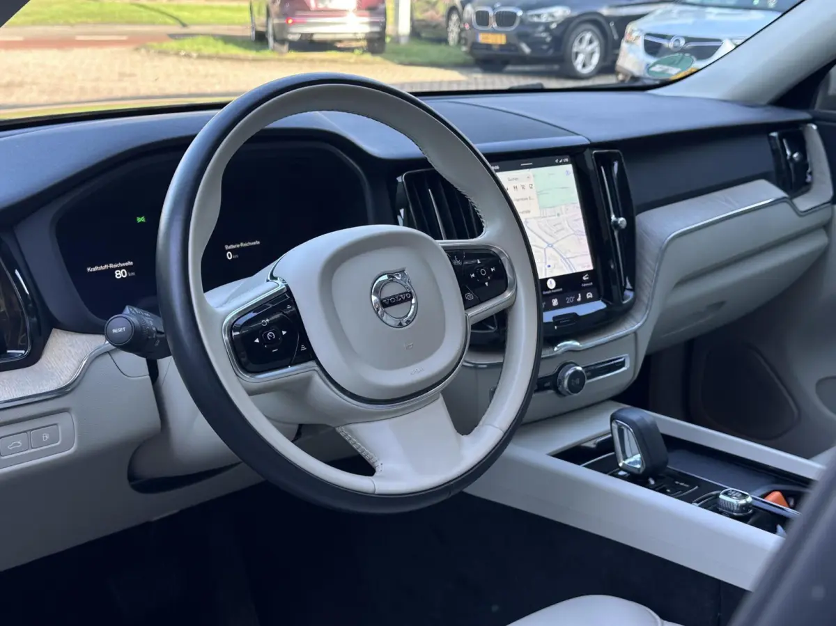 2.0 T6 Plug-in hybrid AWD Camera, Carplay, Navi..