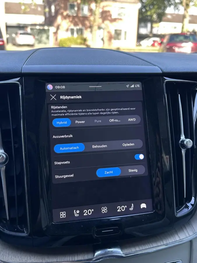 2.0 T6 Plug-in hybrid AWD Camera, Carplay, Navi..