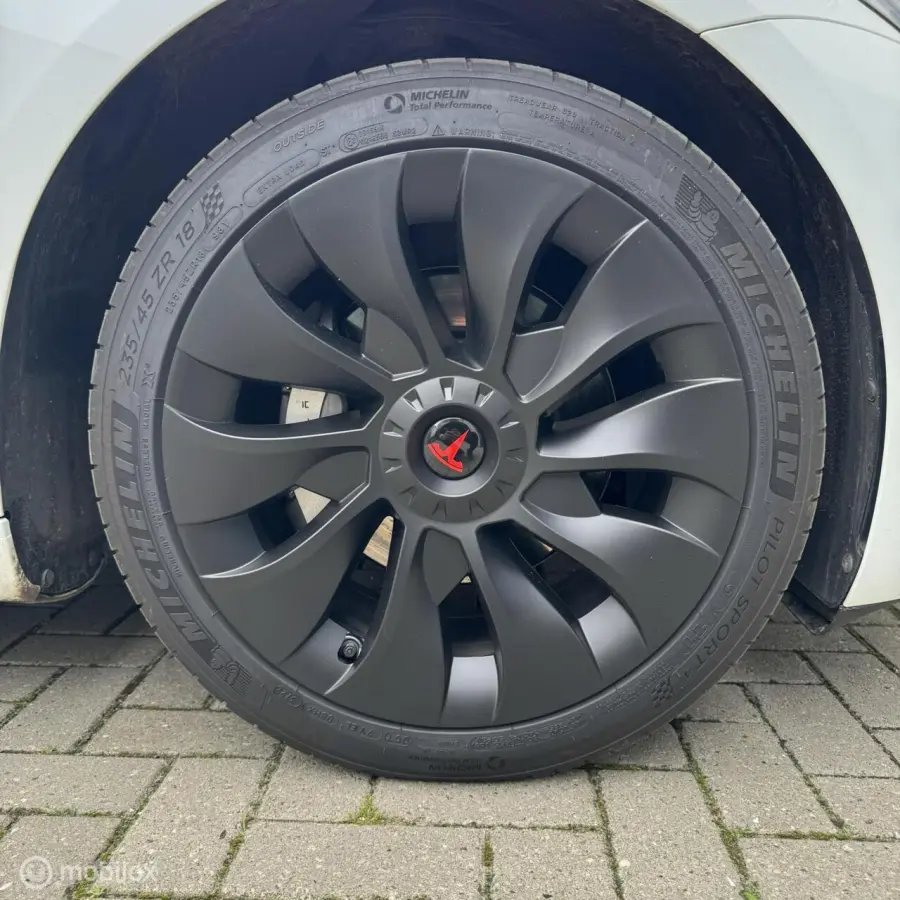 Long Range AWD + MMX PACK + IAP + SOH 92.1%