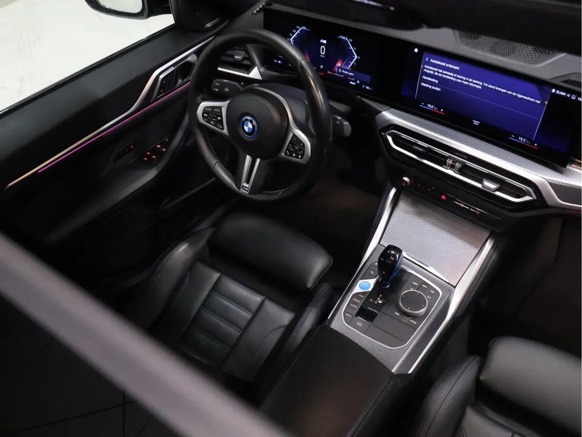 M50 High Executive 84 kWh [SCHUIFKANTELDAK, HARMAN/KARDON, APPLE CARPLAY, ANDROID, CRUISE CONTROL, STOELVERWARMING, MEMORY SEATS, HEAD UP DISPLAY,  DIGITAL DASH, CAMERA, PDC 360, LEDER, SFEE