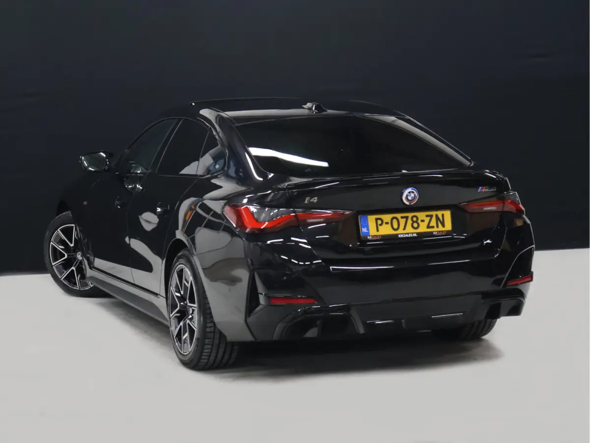 M50 High Executive 84 kWh [SCHUIFKANTELDAK, HARMAN/KARDON, APPLE CARPLAY, ANDROID, CRUISE CONTROL, STOELVERWARMING, MEMORY SEATS, HEAD UP DISPLAY,  DIGITAL DASH, CAMERA, PDC 360, LEDER, SFEE