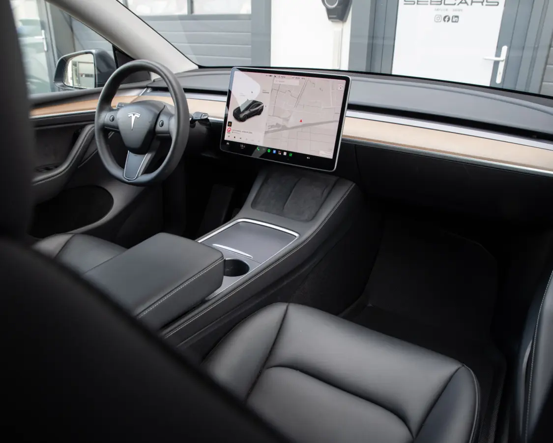Long Range Dual Motor AWD 75 kWh 20INCH, PANODAK, BTW AUTO, LAGE KMSTAND