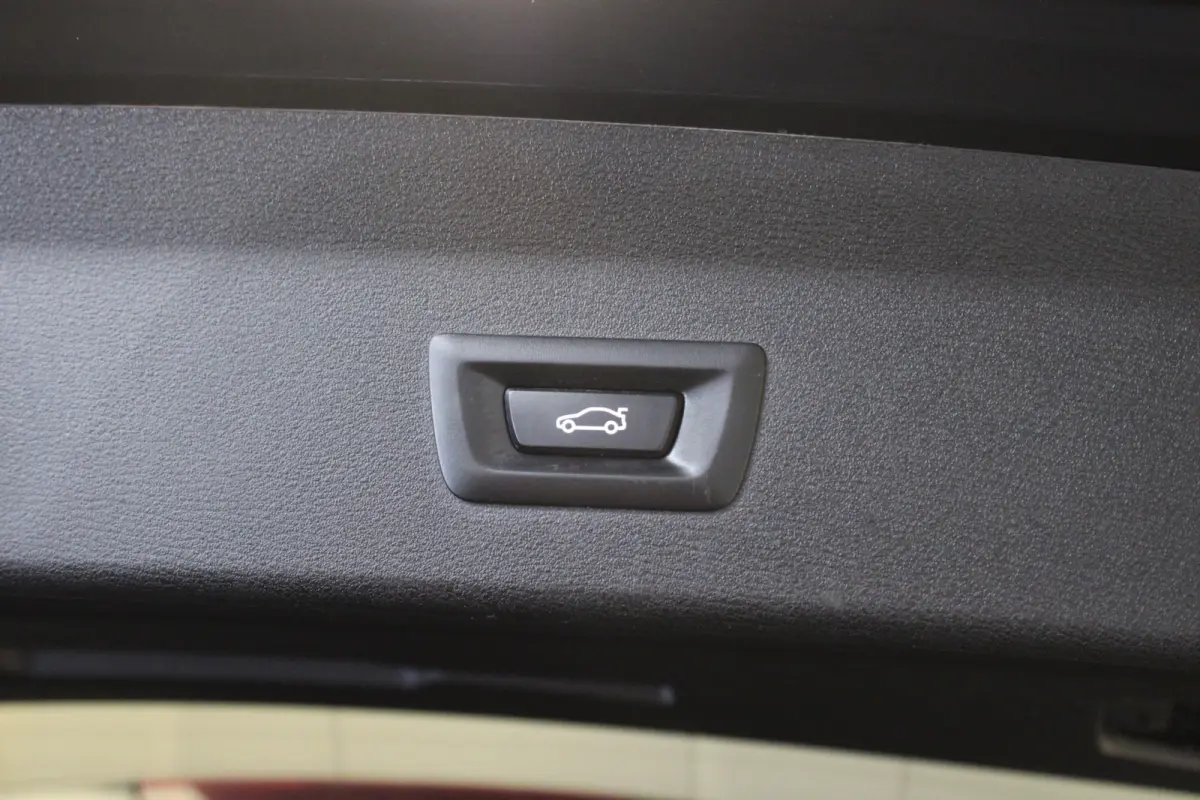 xDrive18d |Pano|
