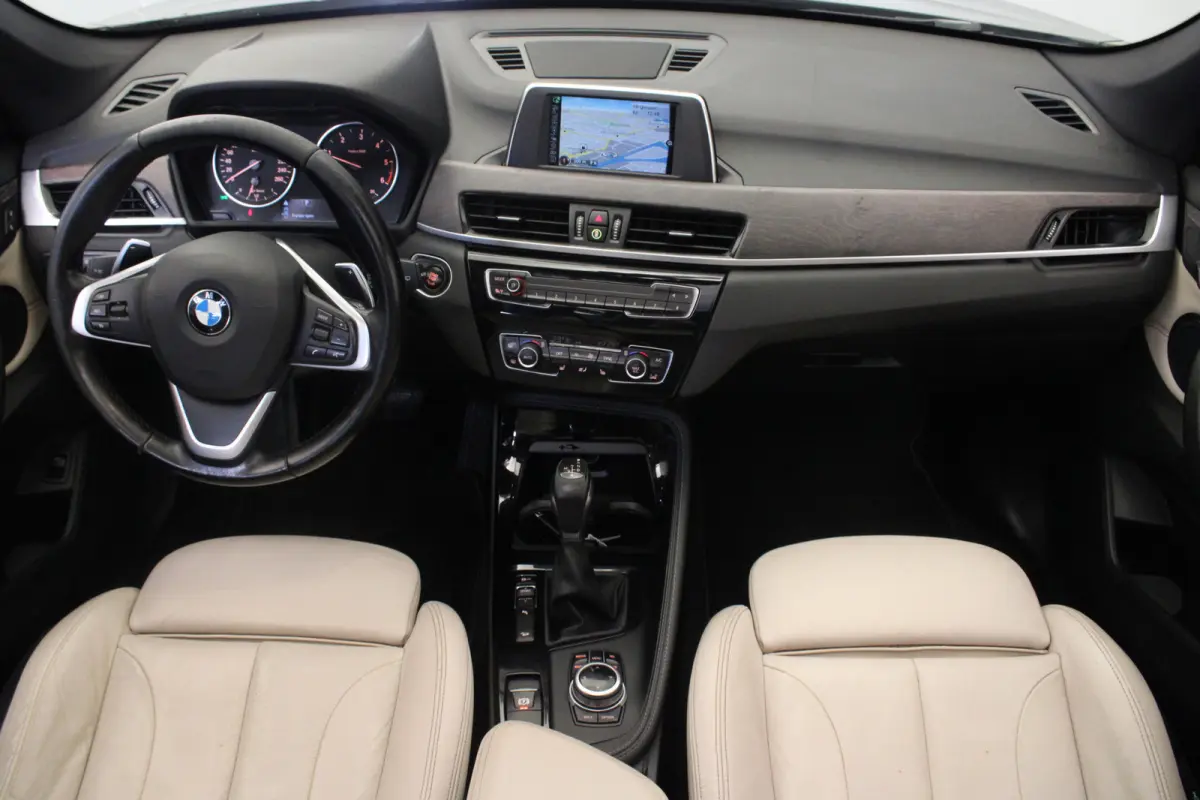 xDrive18d |Pano|