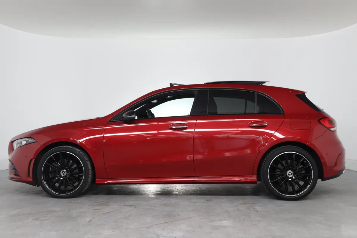 250 e AMG Line | Open Dak | Sfeerverlichting | Trekhaak | Leder | Sportstoelen | 360 Camera | Clima | Cruise Adaptive | LED | Stoelverwarming