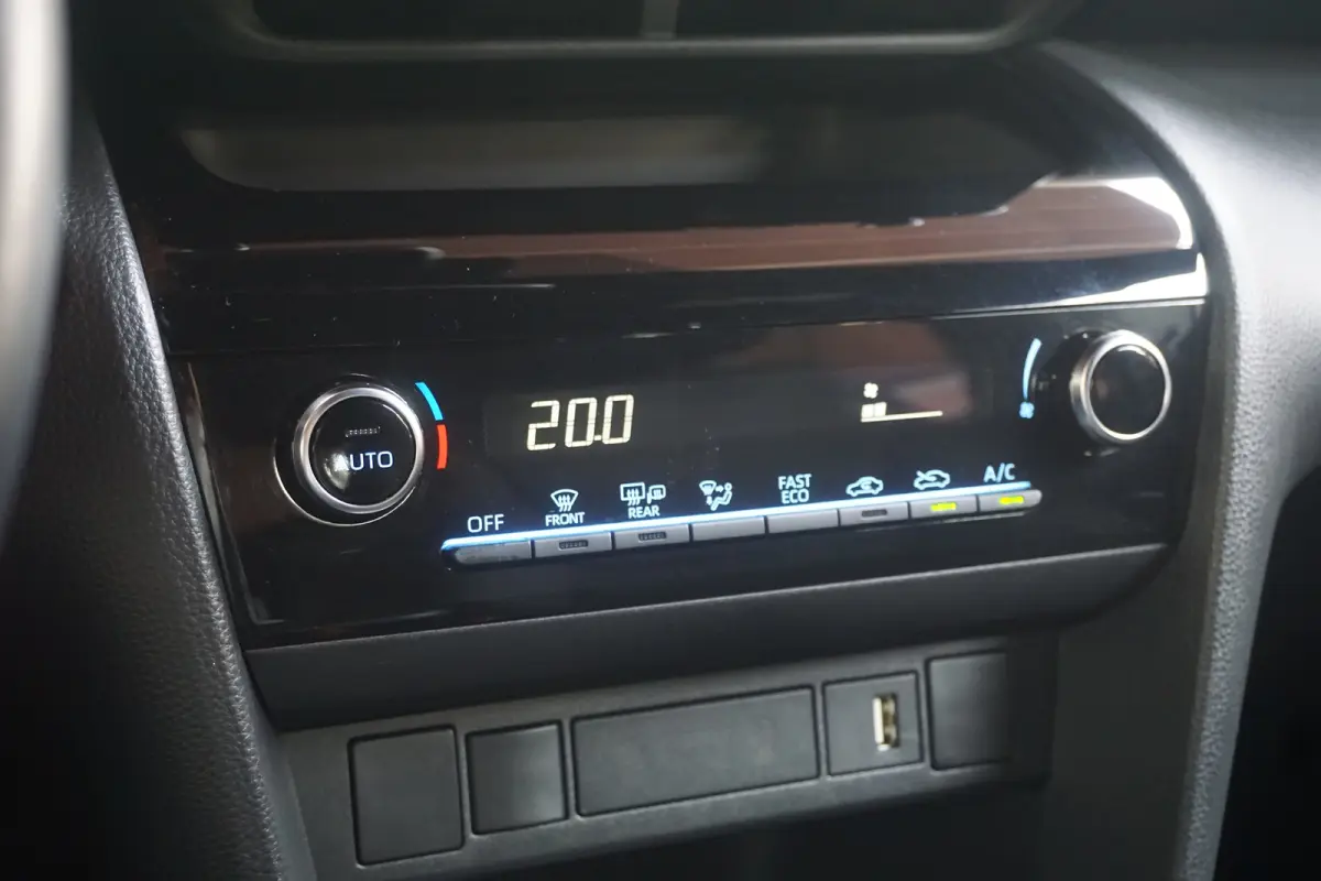 1.5 Hybrid Dynamic | Trekhaak | Clima | Adpative Cruise | Camera | DAB | Keyless | Lichtmetaal |