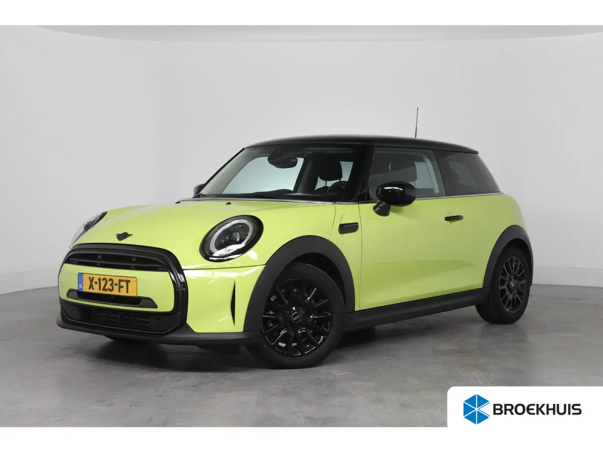 1.5 Classic | Dealer Onderhouden! | LED | Clima | Stoelverwarming | Sfeerverlichting | Navi | Union Jack | Cruise Control | Parkeersensoren | Lichtmetalen Velgen