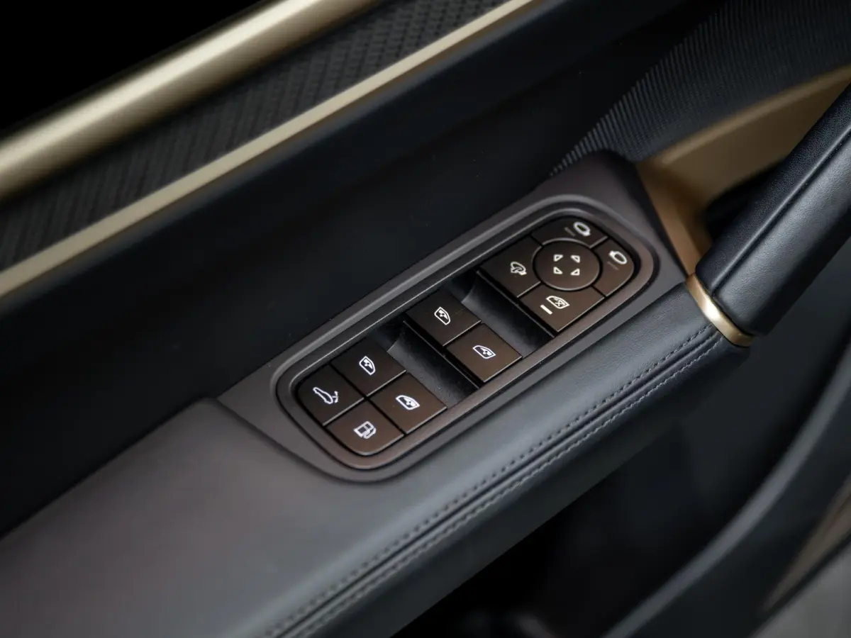 4.0 Turbo E-Hybrid | TECHART | Burmester | Achterasbest. | Carbon | InnoDrive | 18-weg | Bijrijdersdispl. | HUD |
