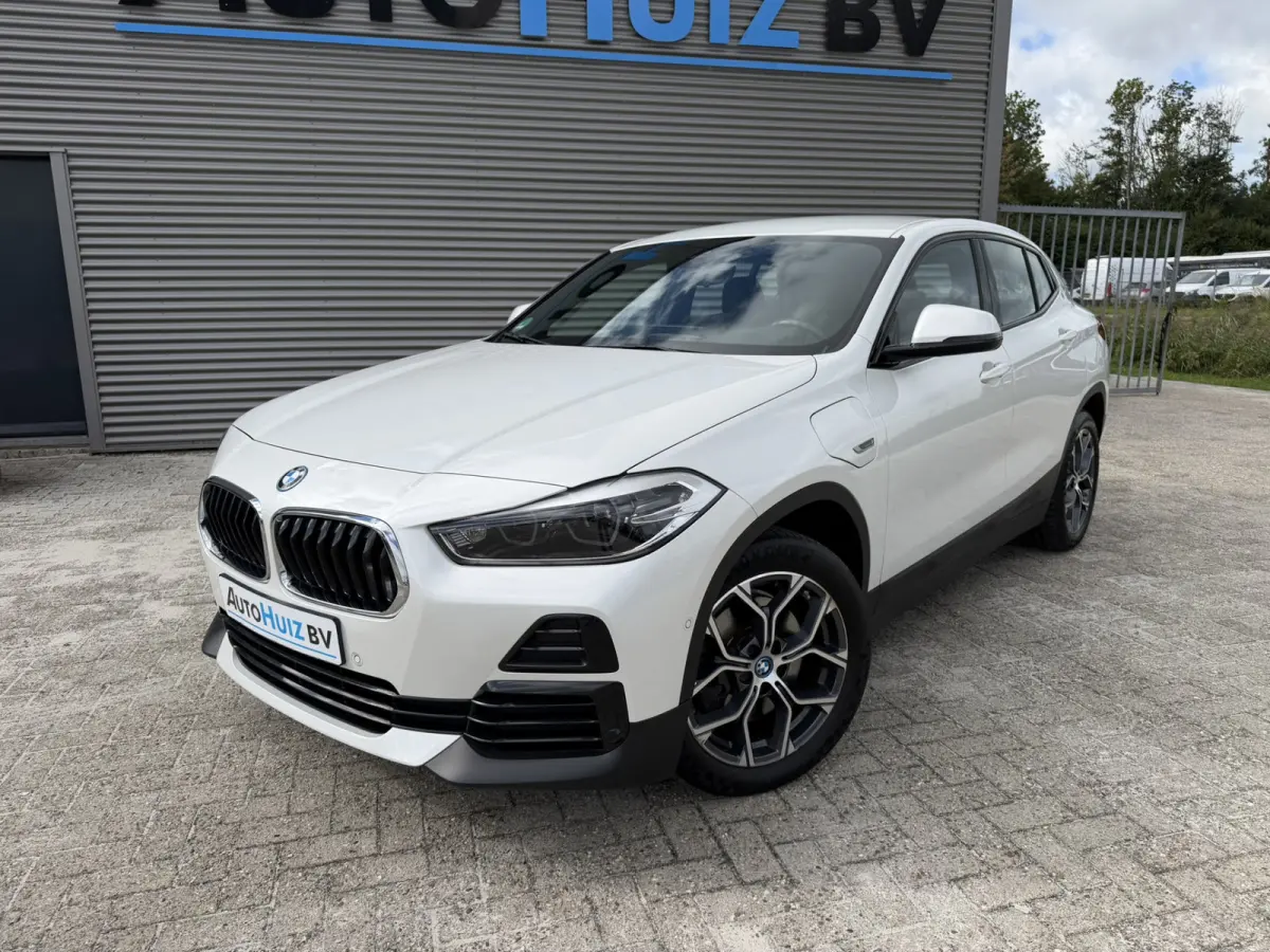 xDrive25e Executive xLine Leder Stoelverwarming Head-Up Display LED Harman-Kardon PDC 18 Inch Garantie t/m 14-05-2028