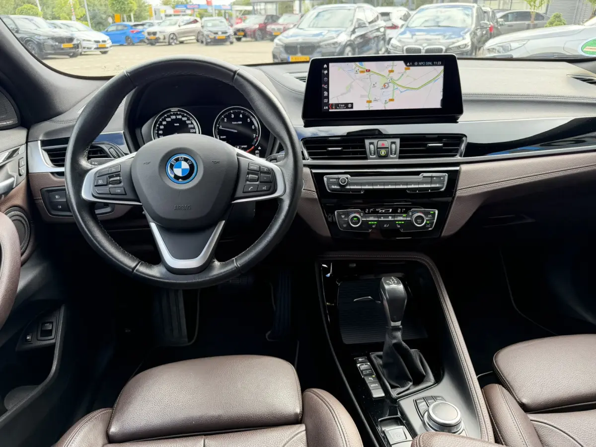 xDrive25e Executive xLine Leder Stoelverwarming Head-Up Display LED Harman-Kardon PDC 18 Inch Garantie t/m 14-05-2028