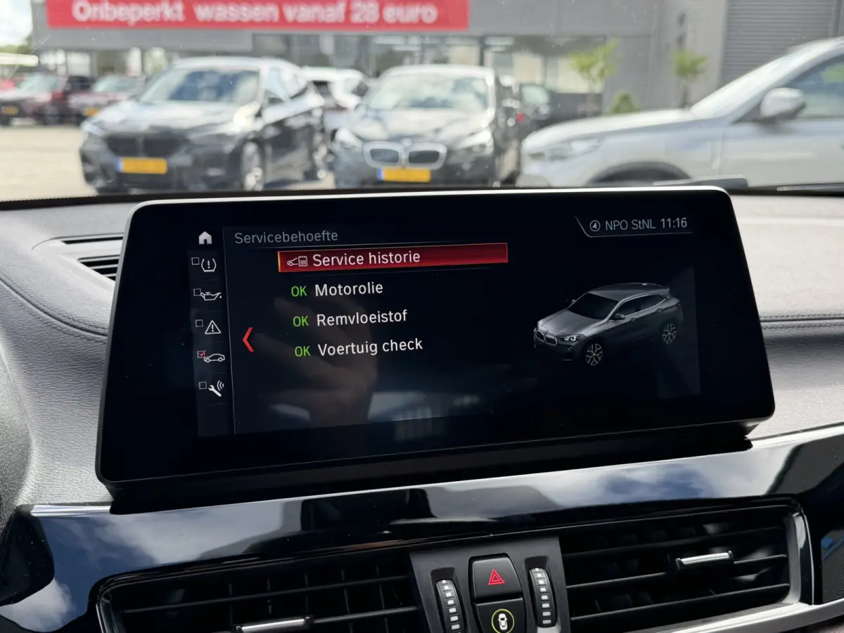 xDrive25e Executive xLine Leder Stoelverwarming Head-Up Display LED Harman-Kardon PDC 18 Inch Garantie t/m 14-05-2028