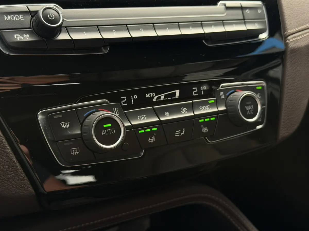 xDrive25e Executive xLine Leder Stoelverwarming Head-Up Display LED Harman-Kardon PDC 18 Inch Garantie t/m 14-05-2028