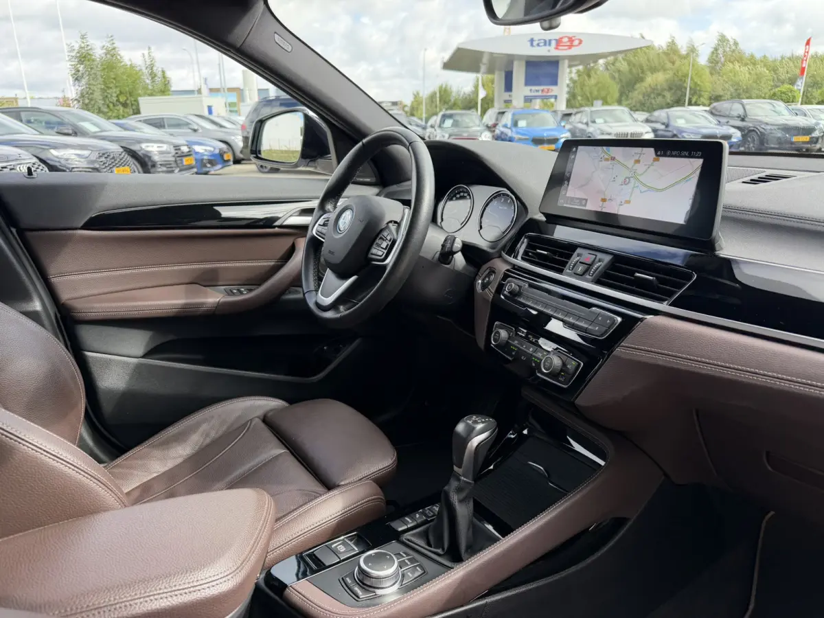 xDrive25e Executive xLine Leder Stoelverwarming Head-Up Display LED Harman-Kardon PDC 18 Inch Garantie t/m 14-05-2028