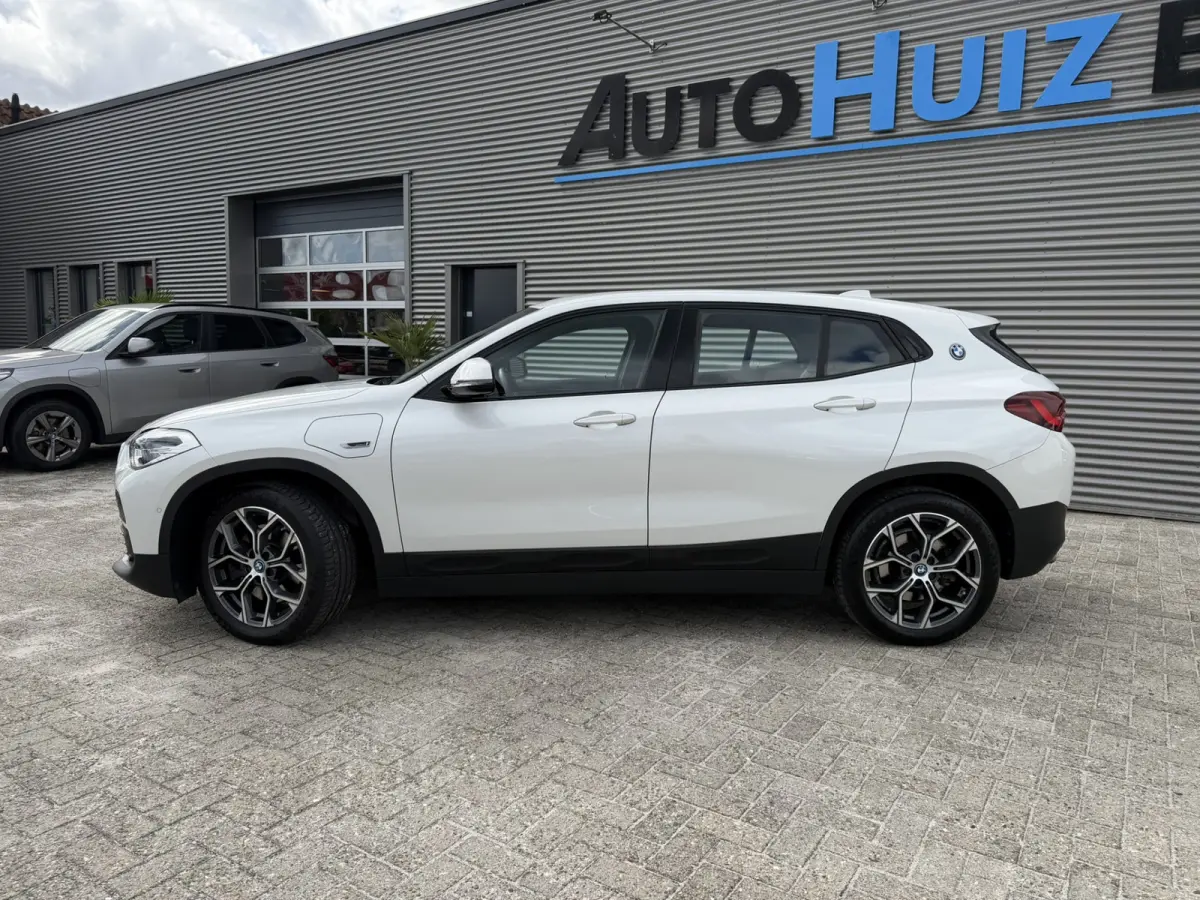 xDrive25e Executive xLine Leder Stoelverwarming Head-Up Display LED Harman-Kardon PDC 18 Inch Garantie t/m 14-05-2028