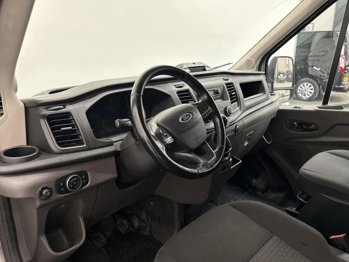 350 2.0 TDCI L3H2 Dubbele Cabine Trend Airco Cruise Control Trekhaak Parkeersensoren