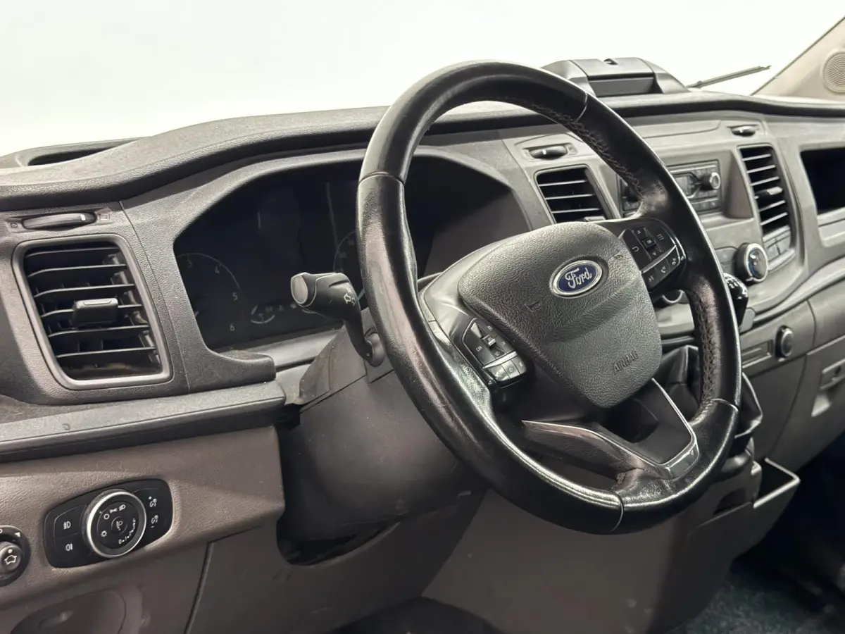 350 2.0 TDCI L3H2 Dubbele Cabine Trend Airco Cruise Control Trekhaak Parkeersensoren
