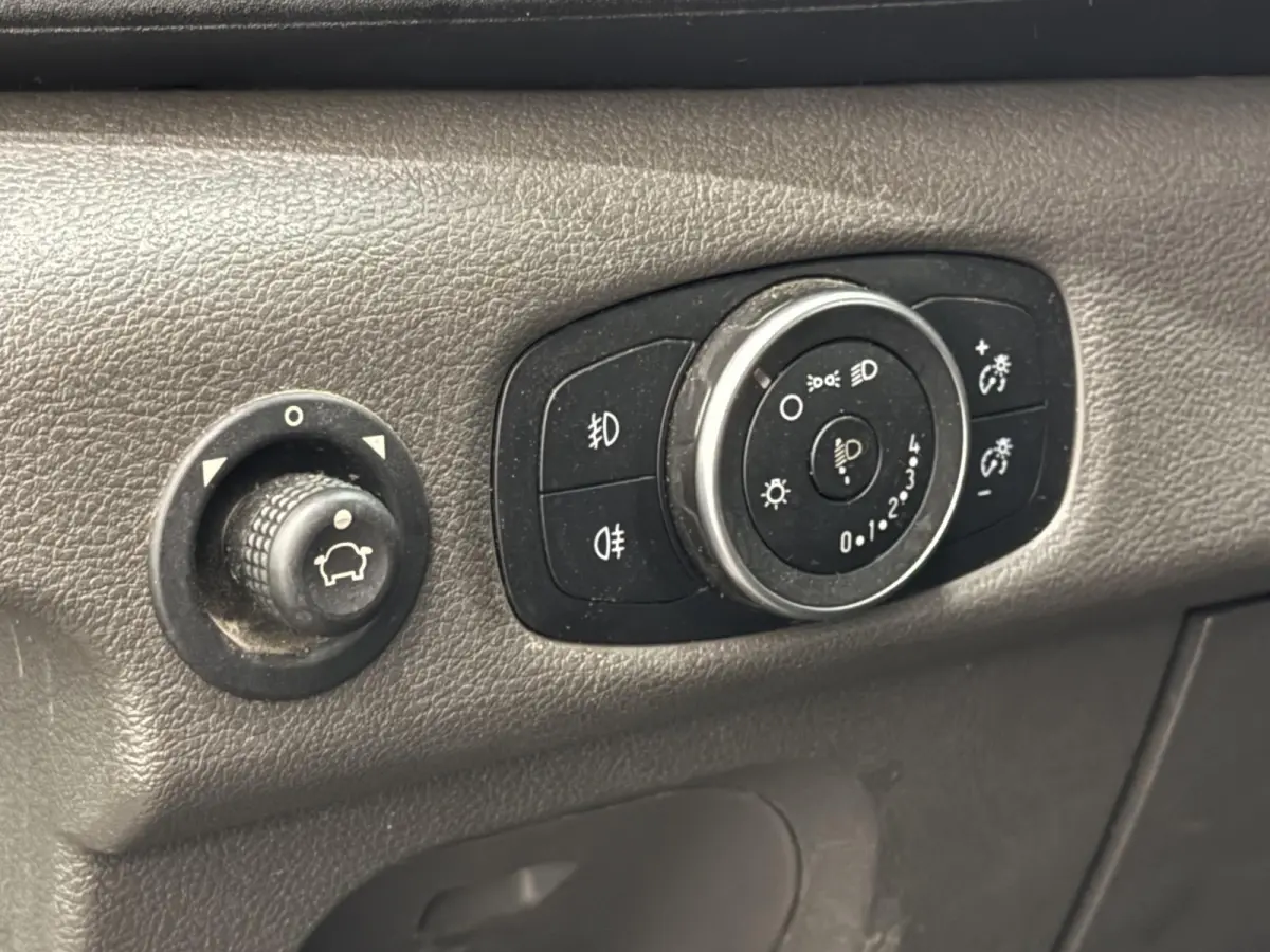 350 2.0 TDCI L3H2 Dubbele Cabine Trend Airco Cruise Control Trekhaak Parkeersensoren