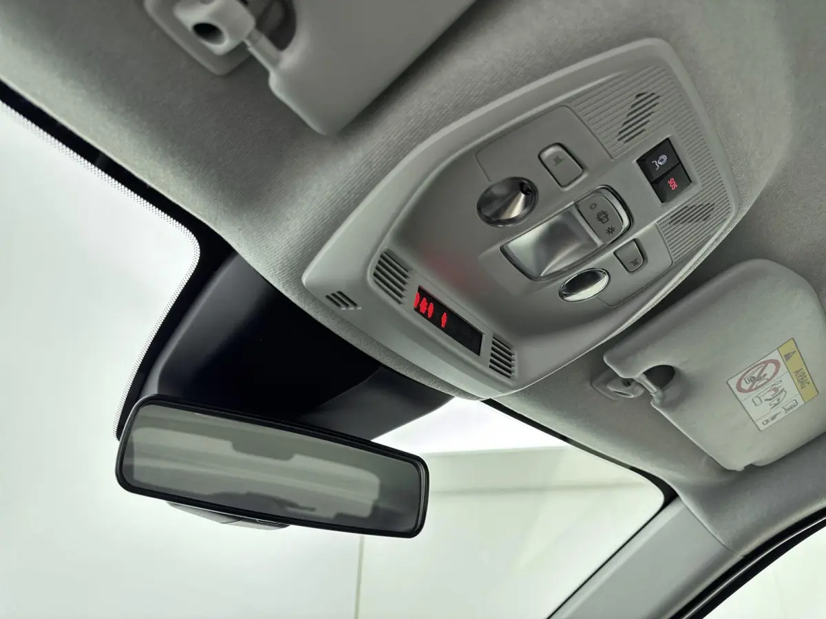 1.2 Hybrid 110pk Plus | Voorraad deal! | Comfort stoelen | Apple CarPlay/Android Auto | Cruise control |