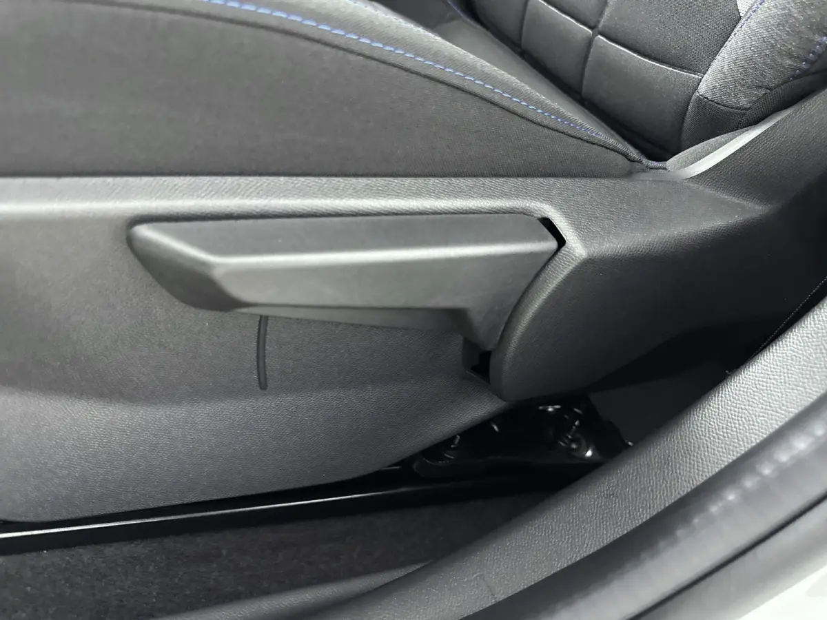 1.2 Hybrid 110pk Plus | Voorraad deal! | Comfort stoelen | Apple CarPlay/Android Auto | Cruise control |