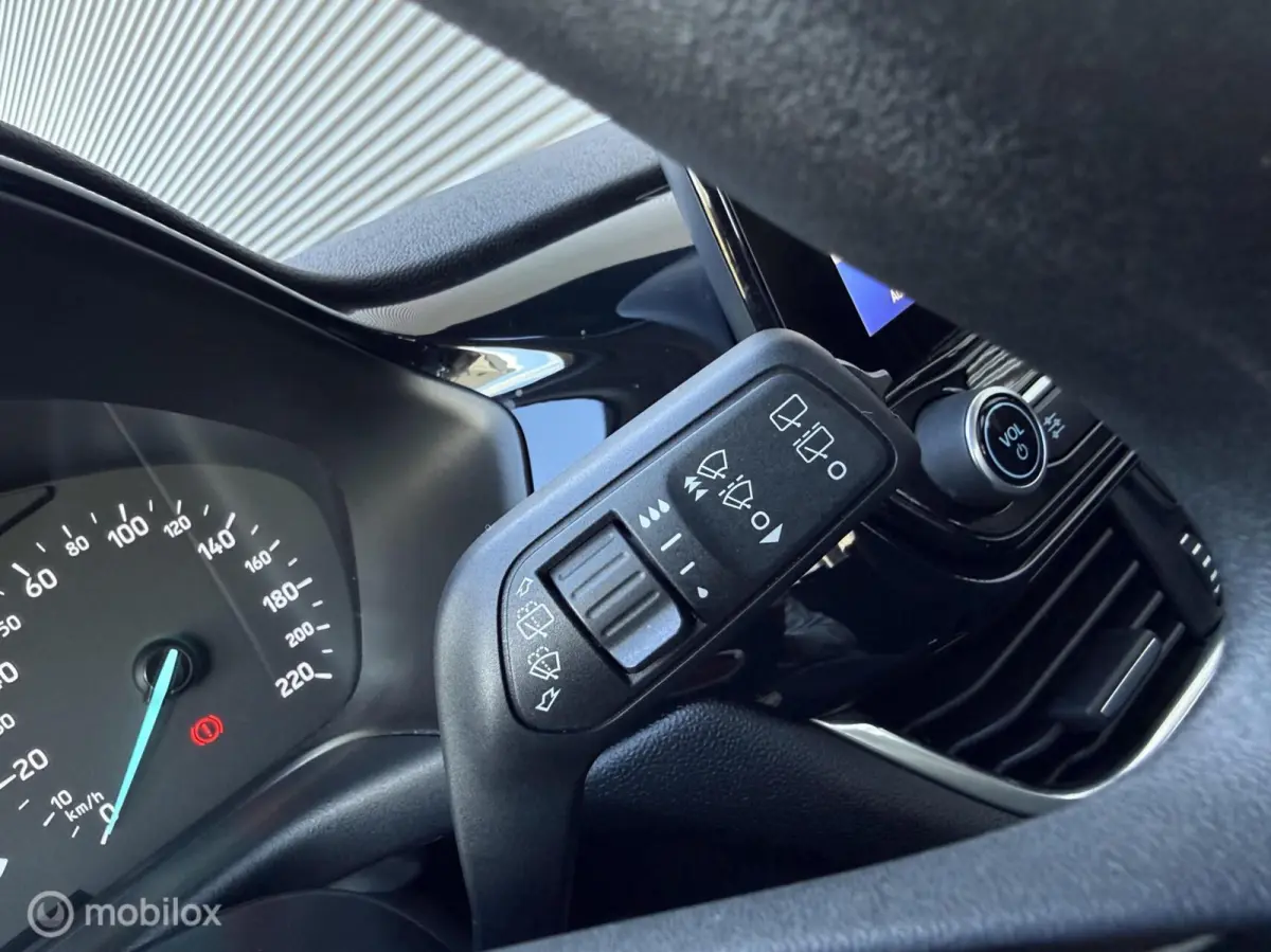 1.0 EcoBoost Connected | Carplay | Airco | Cruise | DAB | Parkeersensor | Isofix | LED | Lichtmetalen velgen