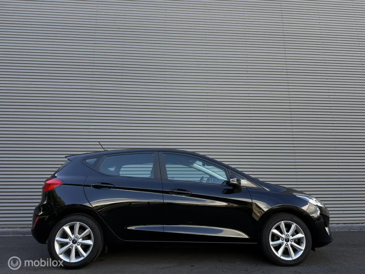 1.0 EcoBoost Connected | Carplay | Airco | Cruise | DAB | Parkeersensor | Isofix | LED | Lichtmetalen velgen