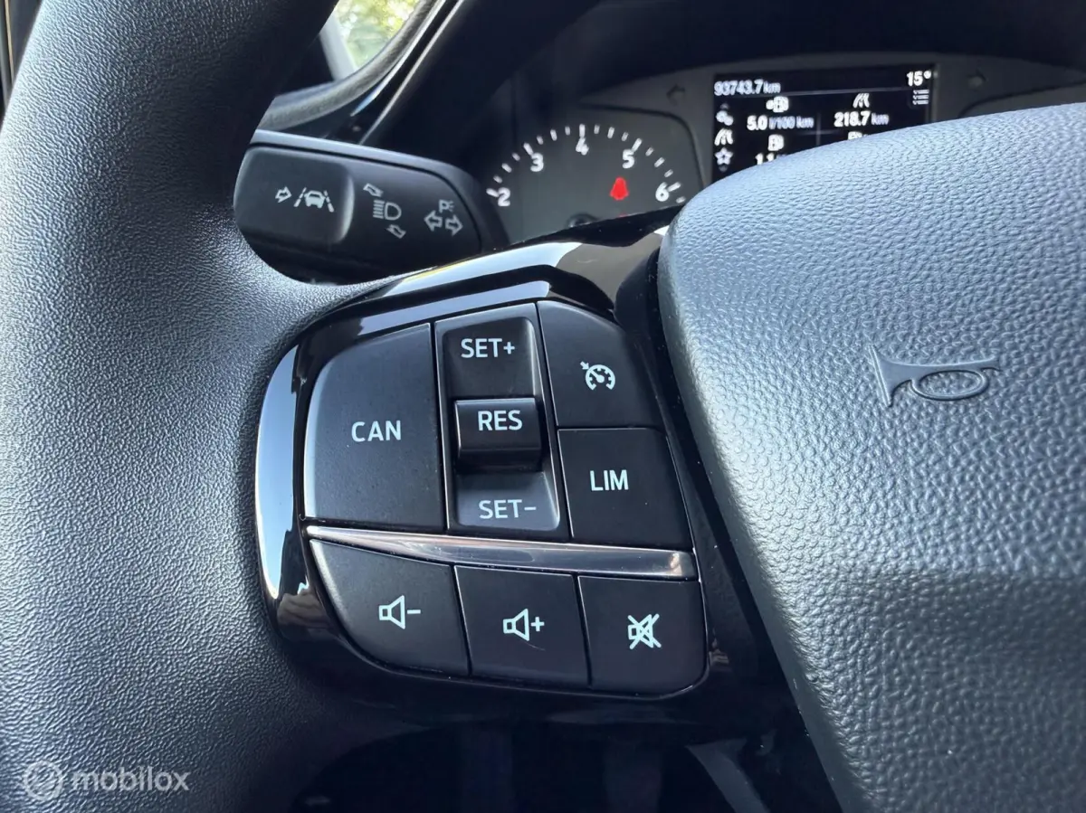 1.0 EcoBoost Connected | Carplay | Airco | Cruise | DAB | Parkeersensor | Isofix | LED | Lichtmetalen velgen