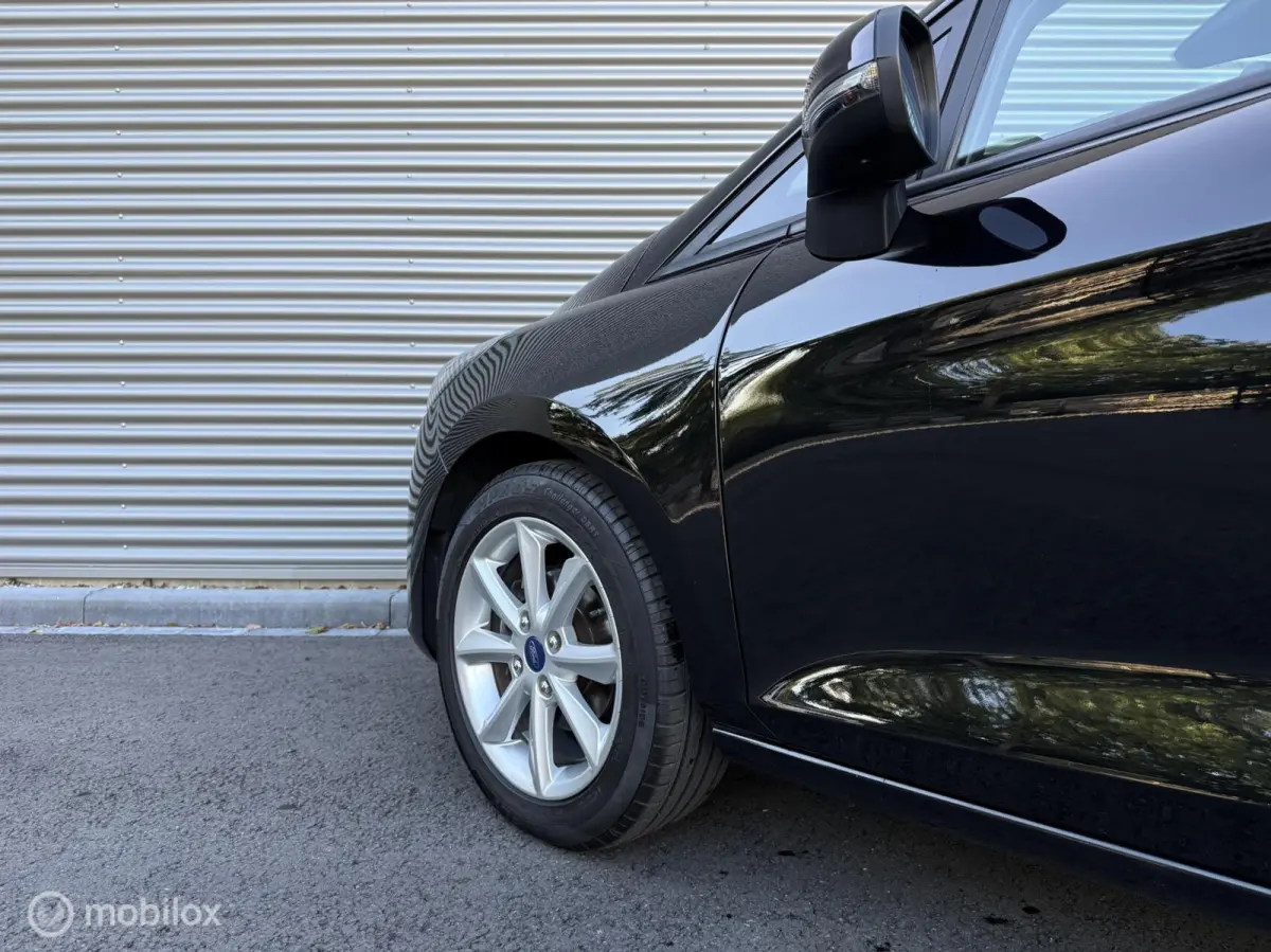 1.0 EcoBoost Connected | Carplay | Airco | Cruise | DAB | Parkeersensor | Isofix | LED | Lichtmetalen velgen