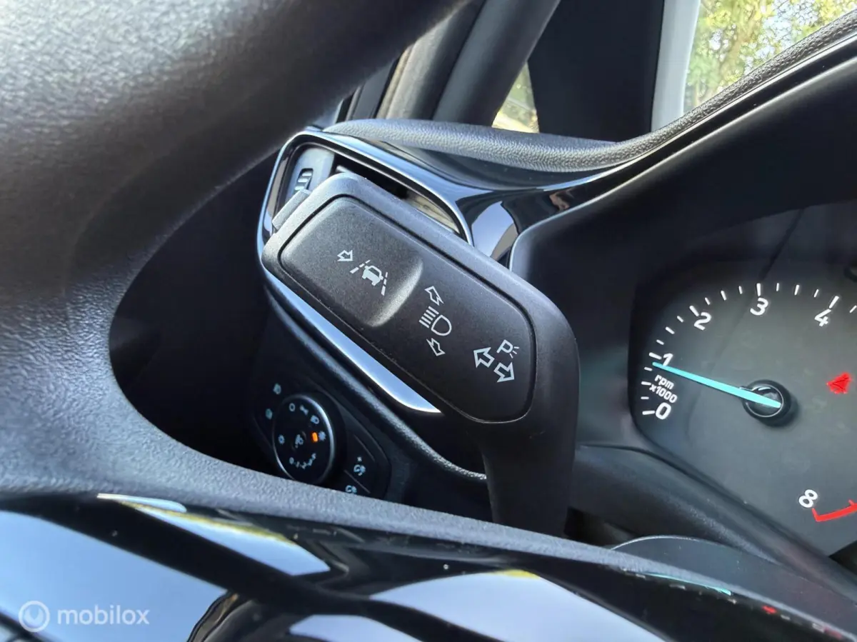1.0 EcoBoost Connected | Carplay | Airco | Cruise | DAB | Parkeersensor | Isofix | LED | Lichtmetalen velgen