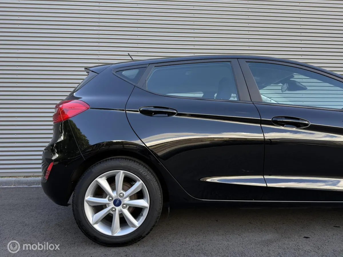 1.0 EcoBoost Connected | Carplay | Airco | Cruise | DAB | Parkeersensor | Isofix | LED | Lichtmetalen velgen