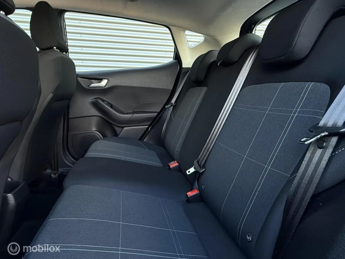 1.0 EcoBoost Connected | Carplay | Airco | Cruise | DAB | Parkeersensor | Isofix | LED | Lichtmetalen velgen
