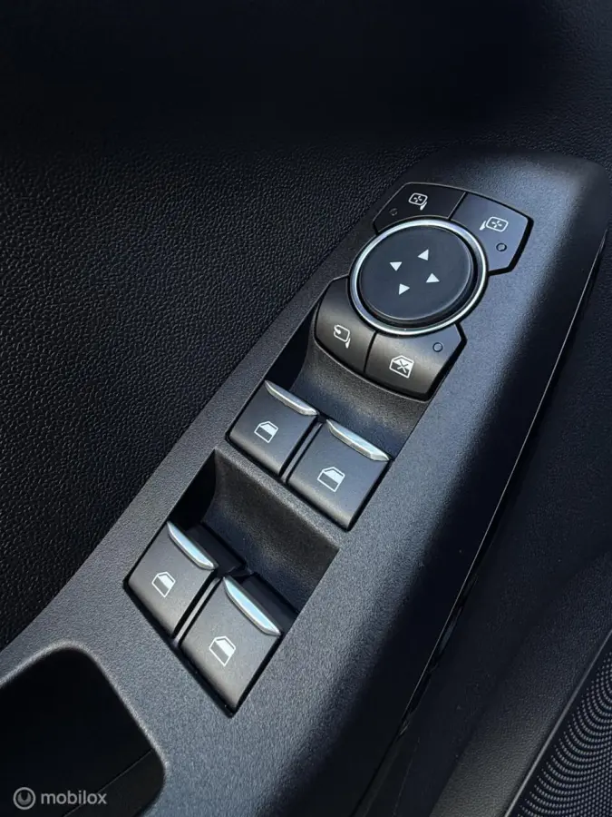 1.0 EcoBoost Connected | Carplay | Airco | Cruise | DAB | Parkeersensor | Isofix | LED | Lichtmetalen velgen