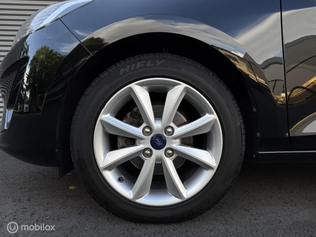 1.0 EcoBoost Connected | Carplay | Airco | Cruise | DAB | Parkeersensor | Isofix | LED | Lichtmetalen velgen