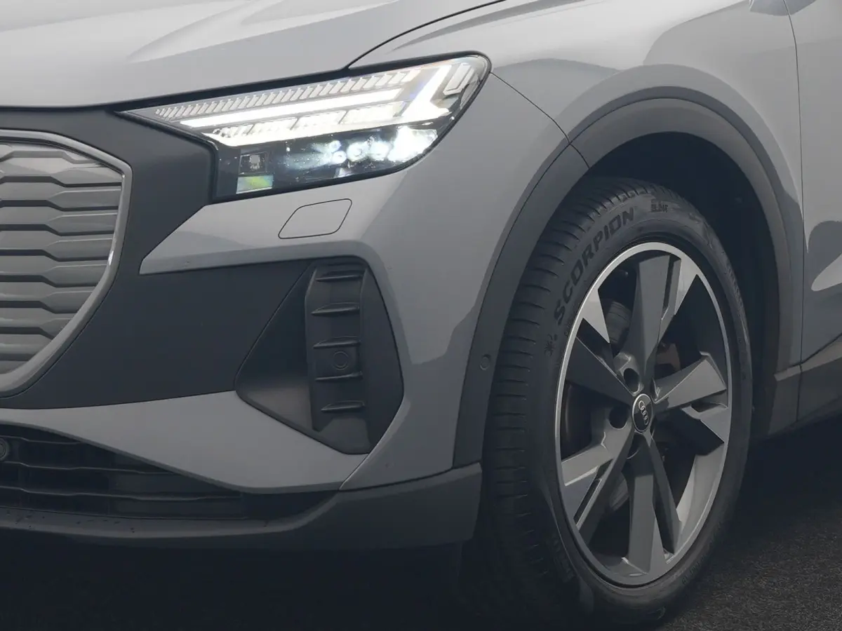 40 Advanced edition 77 kWh 204pk Dealer O.H | SOH 96.6% | Panodak | Adaptive Cruise | Matrix LED | Camera | Sportstoelen Verwarmd | Blis | Sfeerverlichting | Apple Carplay | DAB | Navigatie 