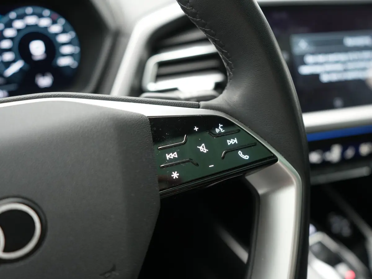 40 Advanced edition 77 kWh 204pk Dealer O.H | SOH 96.6% | Panodak | Adaptive Cruise | Matrix LED | Camera | Sportstoelen Verwarmd | Blis | Sfeerverlichting | Apple Carplay | DAB | Navigatie 
