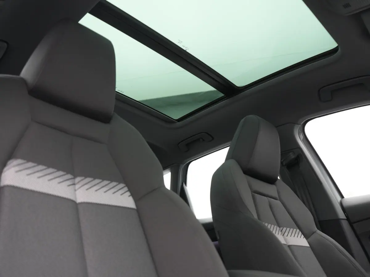 40 Advanced edition 77 kWh 204pk Dealer O.H | SOH 96.6% | Panodak | Adaptive Cruise | Matrix LED | Camera | Sportstoelen Verwarmd | Blis | Sfeerverlichting | Apple Carplay | DAB | Navigatie 
