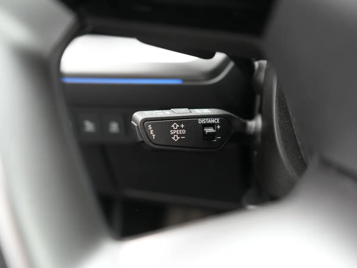 40 Advanced edition 77 kWh 204pk Dealer O.H | SOH 96.6% | Panodak | Adaptive Cruise | Matrix LED | Camera | Sportstoelen Verwarmd | Blis | Sfeerverlichting | Apple Carplay | DAB | Navigatie 