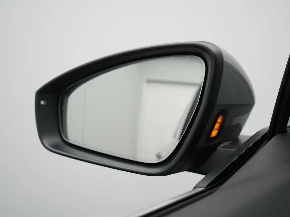 40 Advanced edition 77 kWh 204pk Dealer O.H | SOH 96.6% | Panodak | Adaptive Cruise | Matrix LED | Camera | Sportstoelen Verwarmd | Blis | Sfeerverlichting | Apple Carplay | DAB | Navigatie 