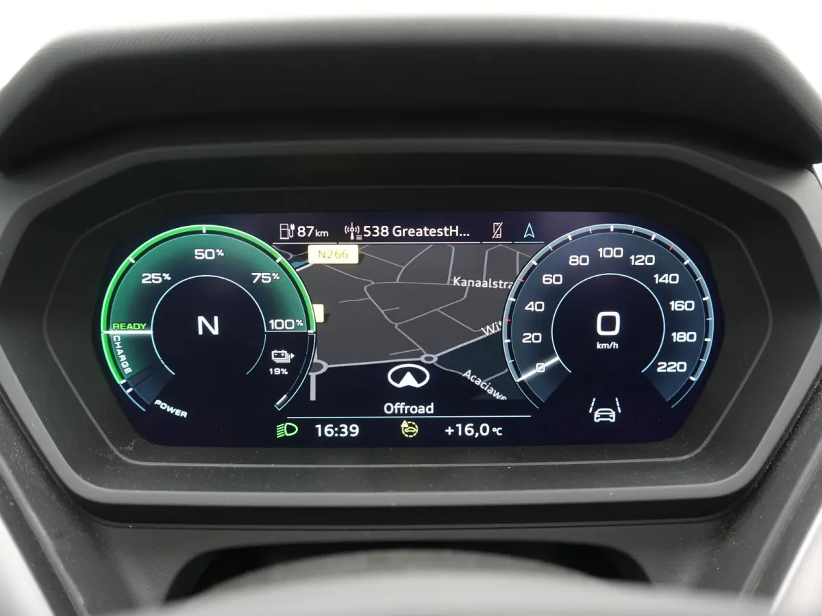 40 Advanced edition 77 kWh 204pk Dealer O.H | SOH 96.6% | Panodak | Adaptive Cruise | Matrix LED | Camera | Sportstoelen Verwarmd | Blis | Sfeerverlichting | Apple Carplay | DAB | Navigatie 