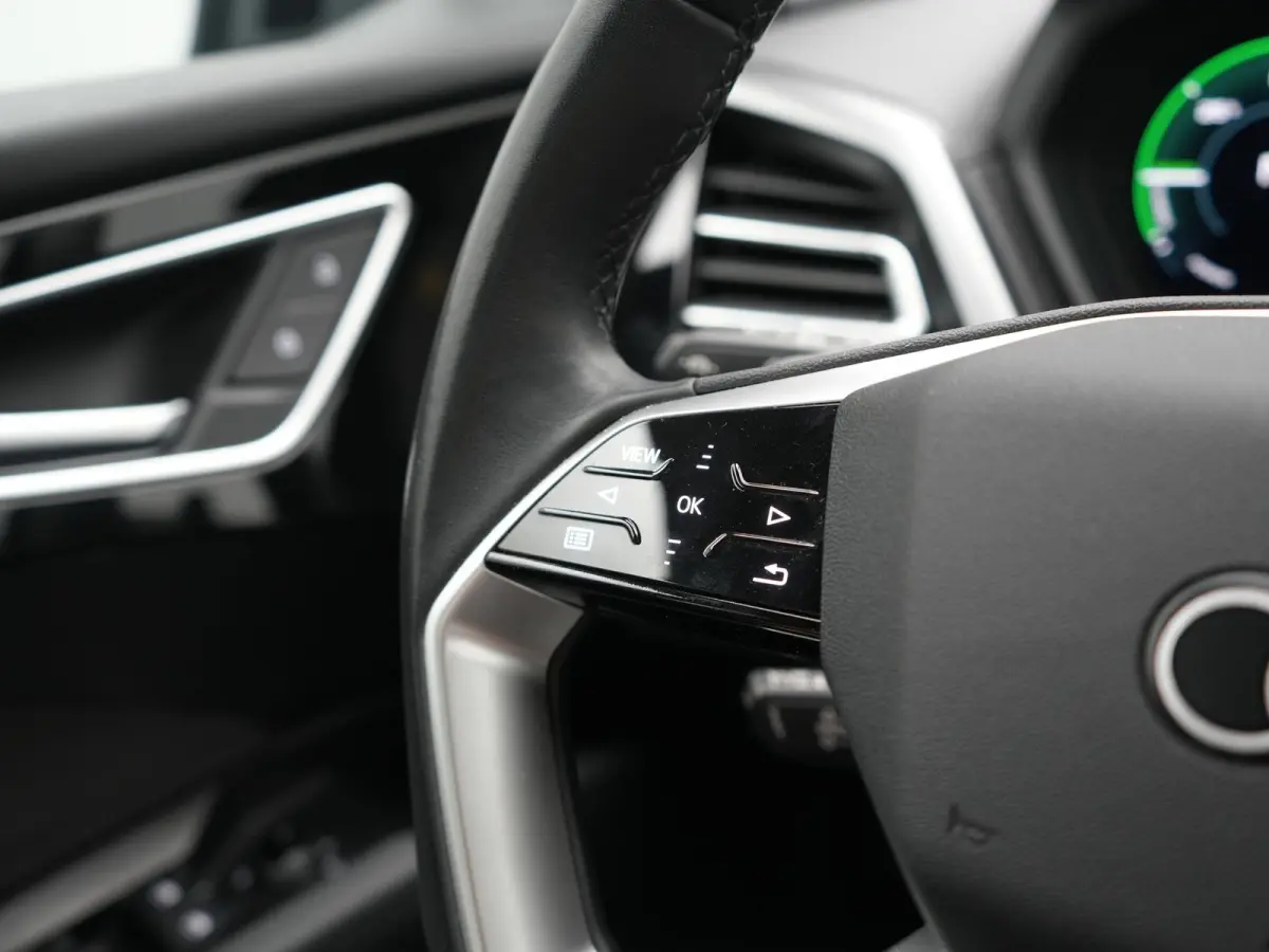 40 Advanced edition 77 kWh 204pk Dealer O.H | SOH 96.6% | Panodak | Adaptive Cruise | Matrix LED | Camera | Sportstoelen Verwarmd | Blis | Sfeerverlichting | Apple Carplay | DAB | Navigatie 