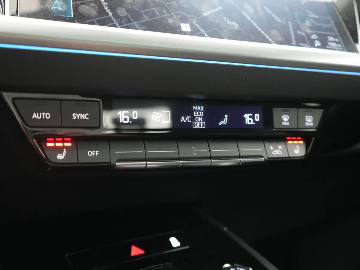 40 Advanced edition 77 kWh 204pk Dealer O.H | SOH 96.6% | Panodak | Adaptive Cruise | Matrix LED | Camera | Sportstoelen Verwarmd | Blis | Sfeerverlichting | Apple Carplay | DAB | Navigatie 