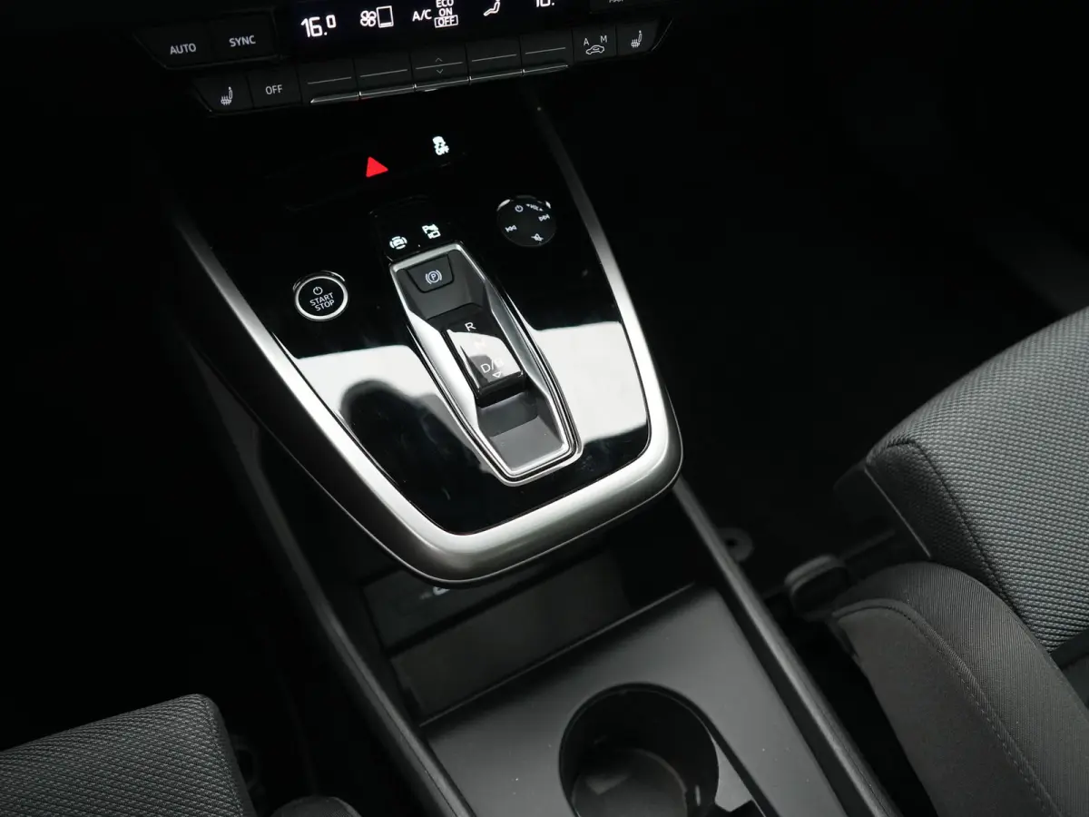 40 Advanced edition 77 kWh 204pk Dealer O.H | SOH 96.6% | Panodak | Adaptive Cruise | Matrix LED | Camera | Sportstoelen Verwarmd | Blis | Sfeerverlichting | Apple Carplay | DAB | Navigatie 