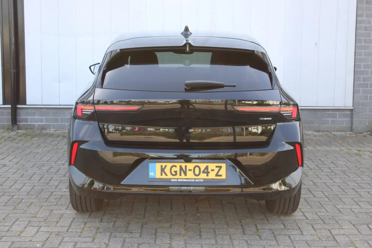 1.2 Turbo Hybrid GS / Navigatie / Camera / Parkeersensoren / Matrix LED / Stuur -en Stoelverwarmd / Dodehoek / Keyless /