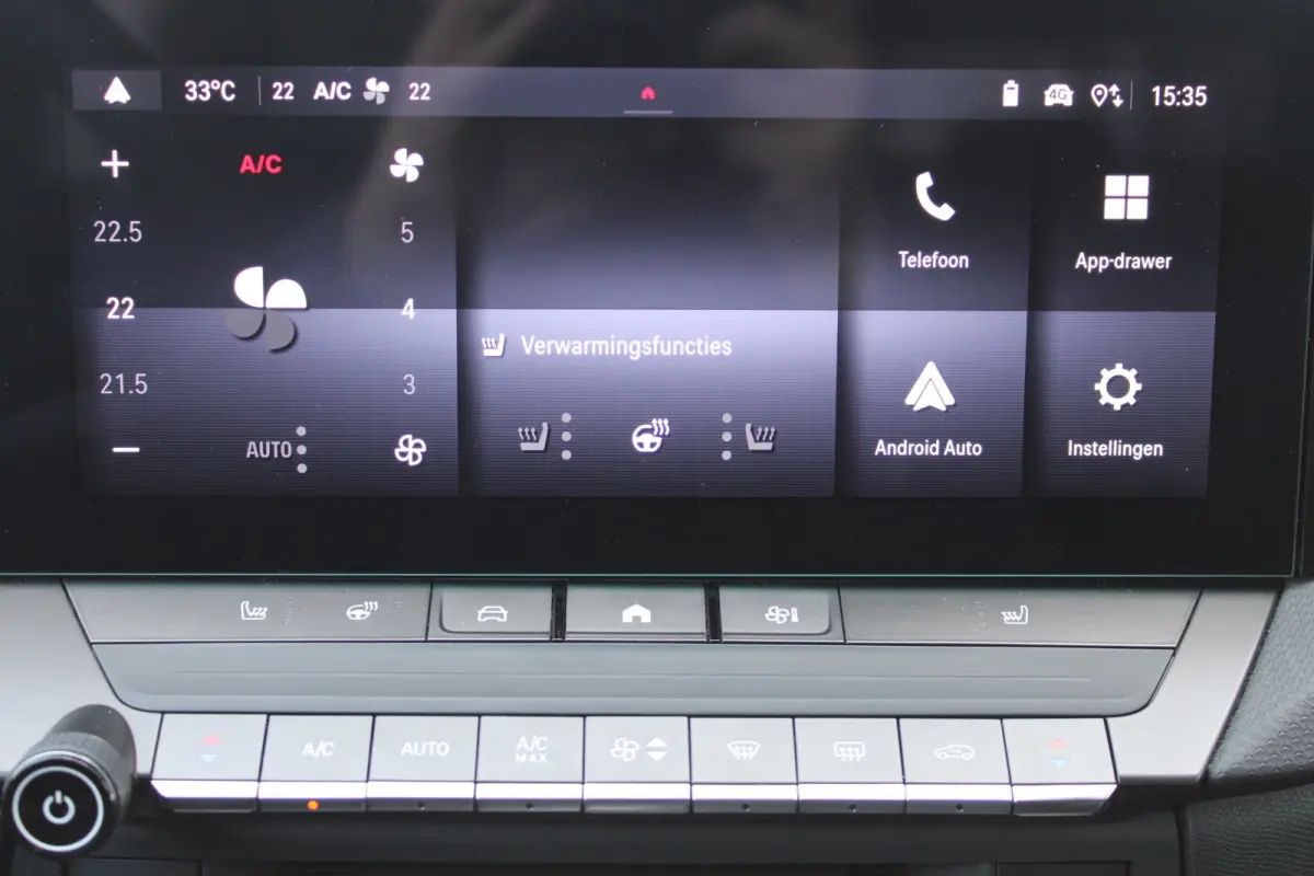1.2 Turbo Hybrid GS / Navigatie / Camera / Parkeersensoren / Matrix LED / Stuur -en Stoelverwarmd / Dodehoek / Keyless /