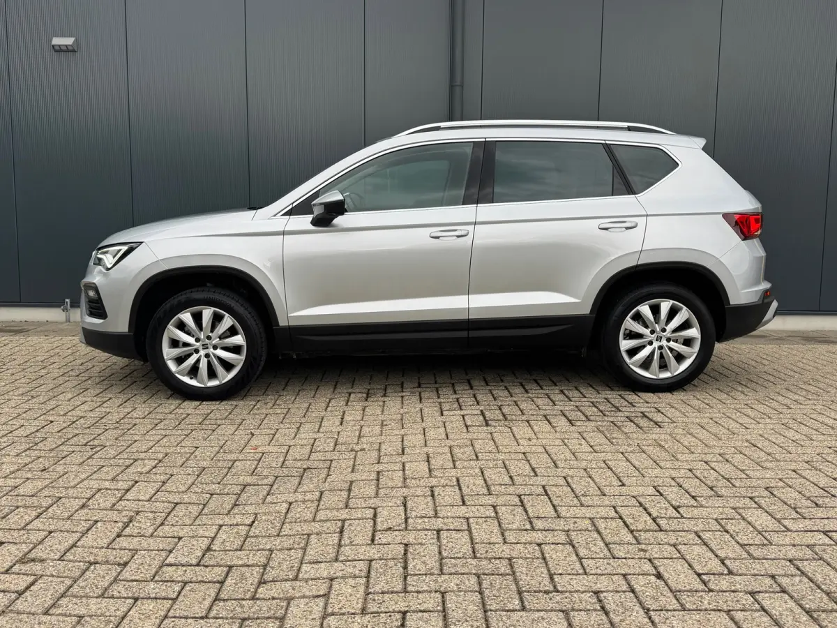 1.0 TSI Style * 27.000KM!!* Navigatie * Camera * Virtual Cockpit * Elek. Achterklep *