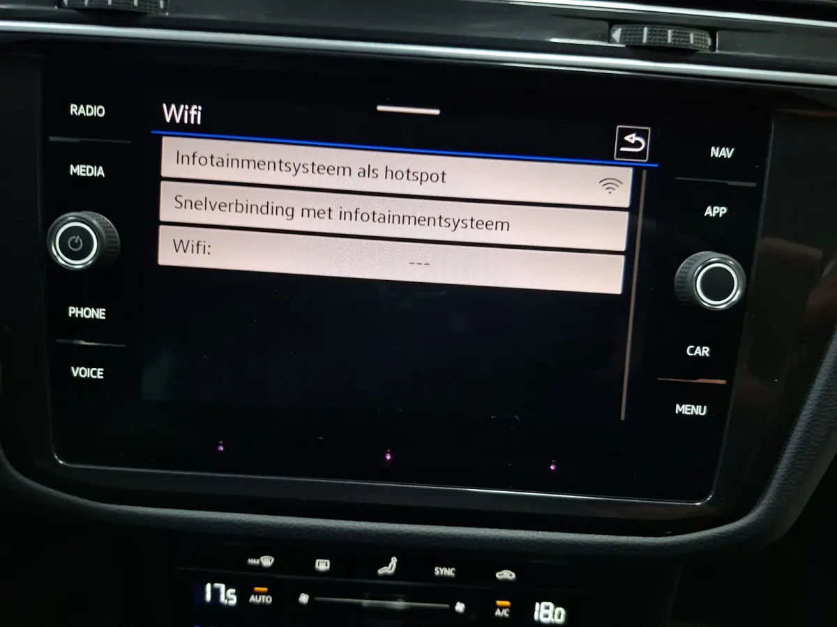 1.0 TSI Style * 27.000KM!!* Navigatie * Camera * Virtual Cockpit * Elek. Achterklep *
